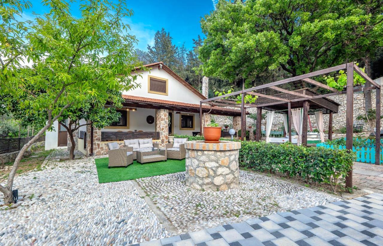 Villa Rafaela Koskinou  Extérieur photo