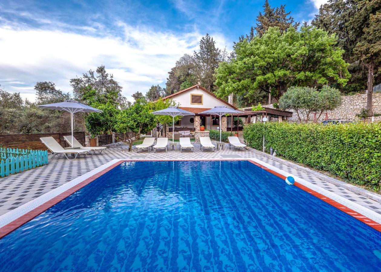 Villa Rafaela Koskinou  Extérieur photo