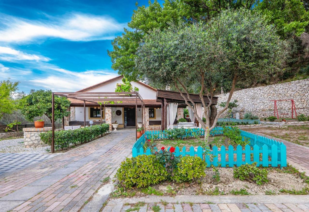 Villa Rafaela Koskinou  Extérieur photo